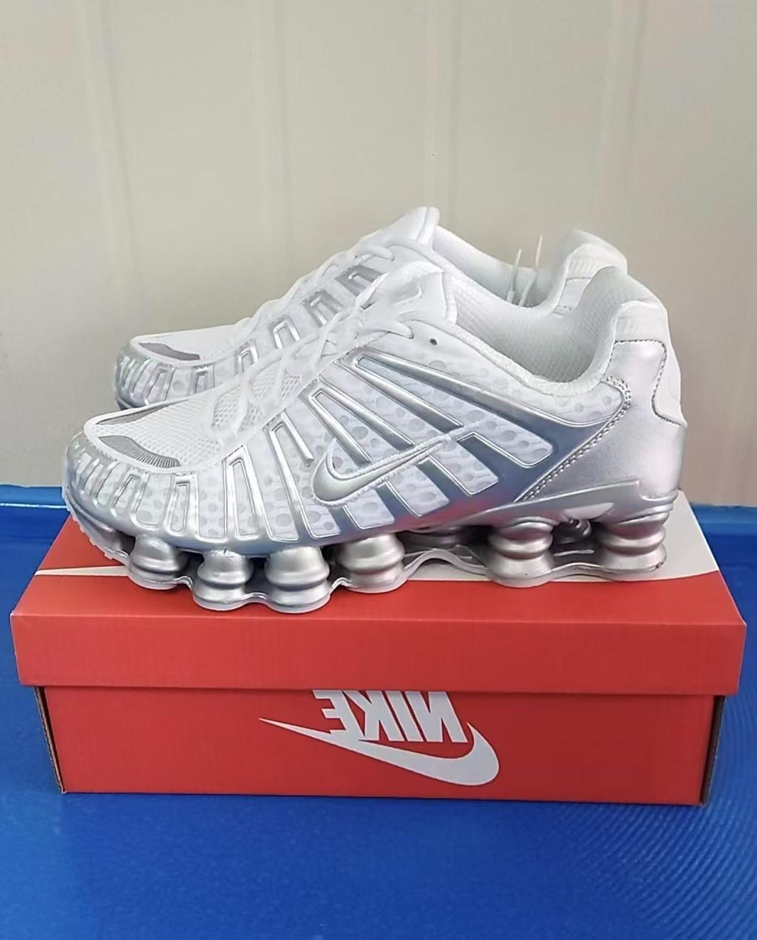 NIKE SHOX TL GRISE BLANCHE