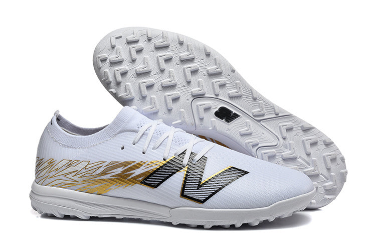 New Balance Furon V8 Elite TF – Vitesse et contrôle sur synthétique