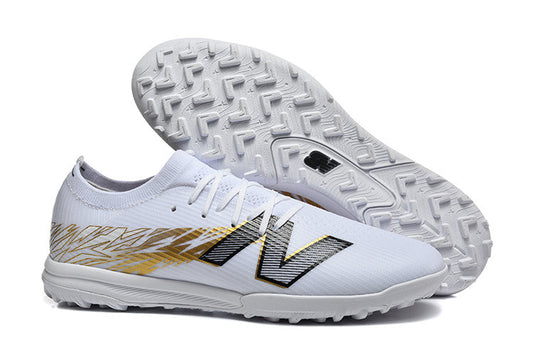 New Balance Furon V8 Elite TF – Vitesse et contrôle sur synthétique