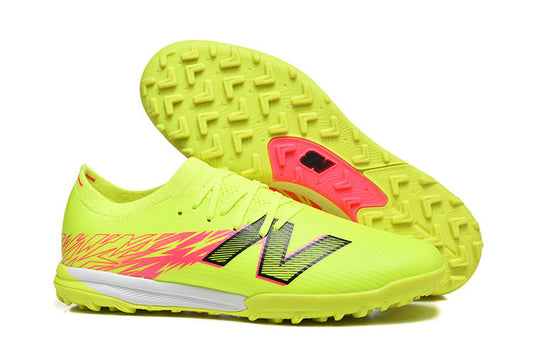 New Balance Furon V8 Elite TF – Vitesse et contrôle sur synthétique