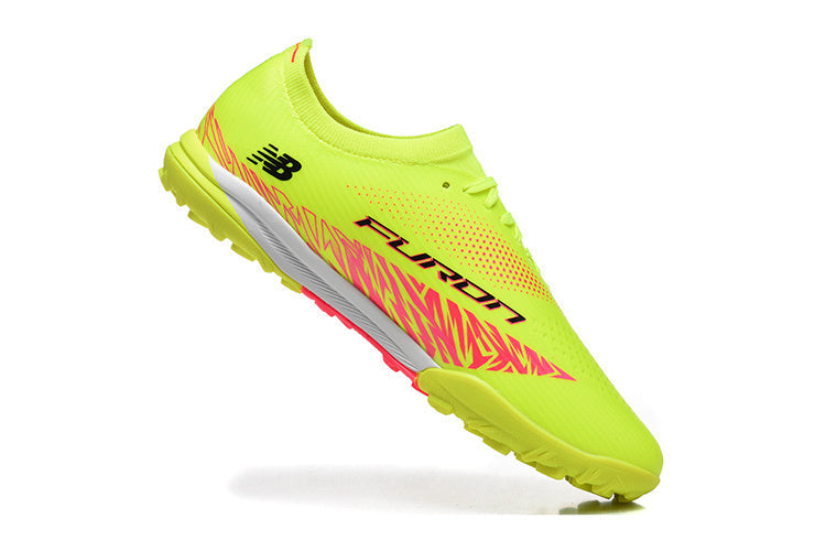 New Balance Furon V8 Elite TF – Vitesse et contrôle sur synthétique