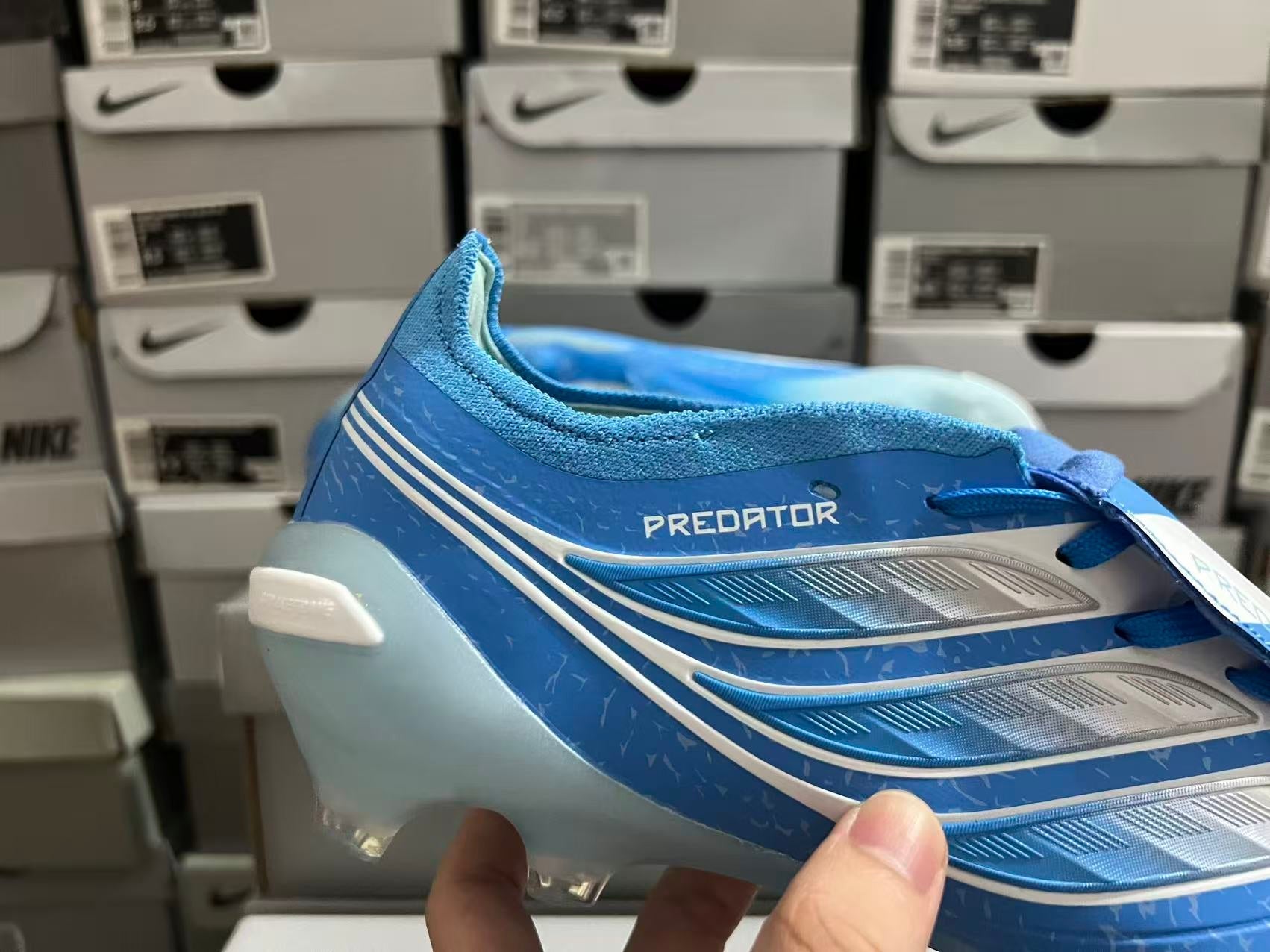 Adidas Predator League Fold-Over Tongue FG – Domine le jeu avec précision & puissance