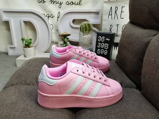 Adidas Superstar Rose – La légende urbaine
