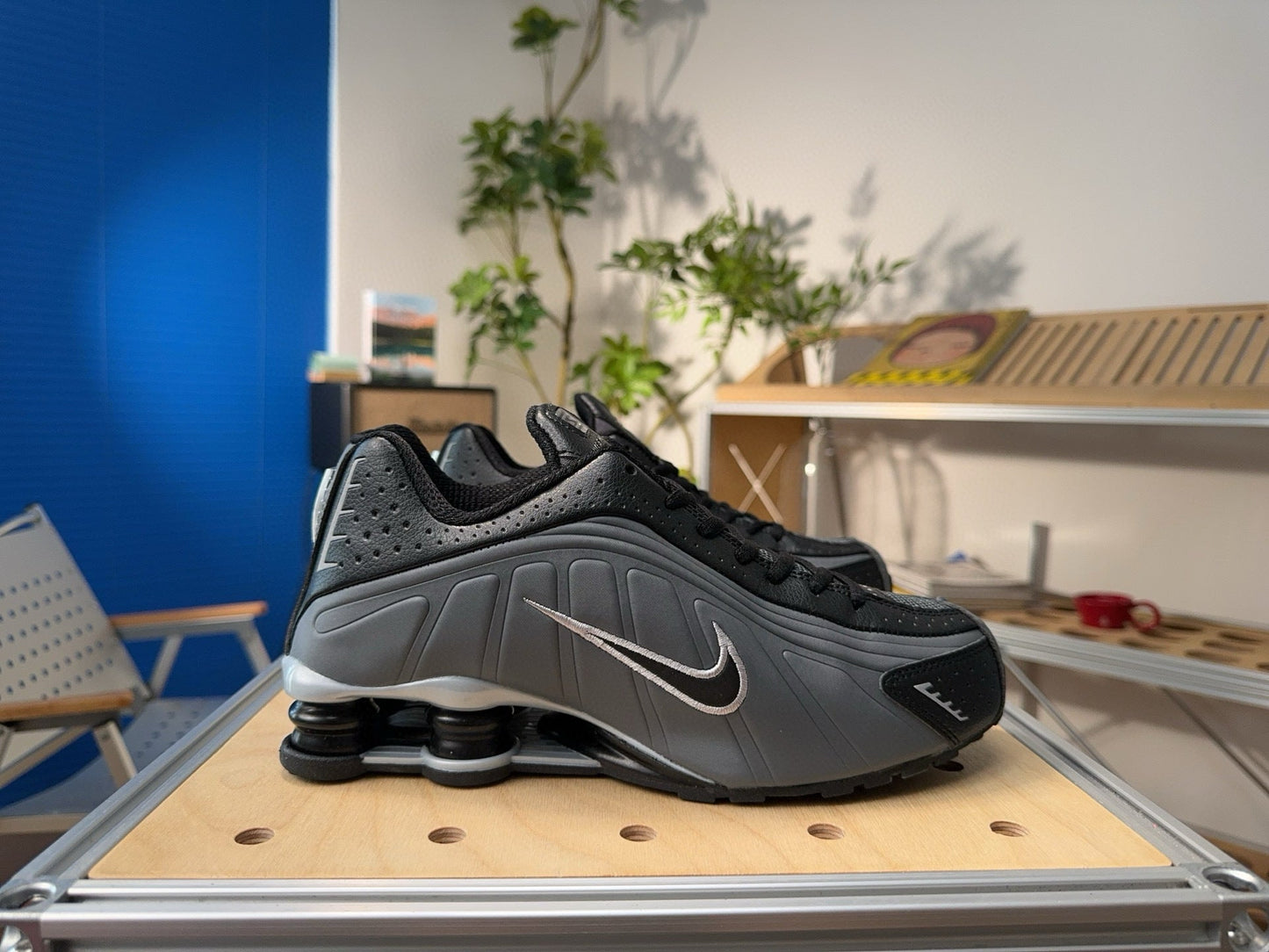 Nike Shox R4 – Style futuriste & confort