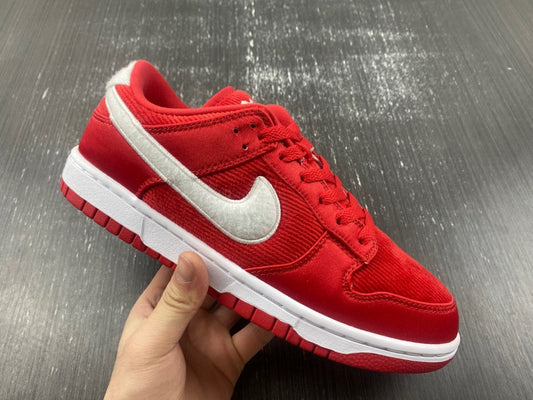 NIKE DUNK LOW ROUGE