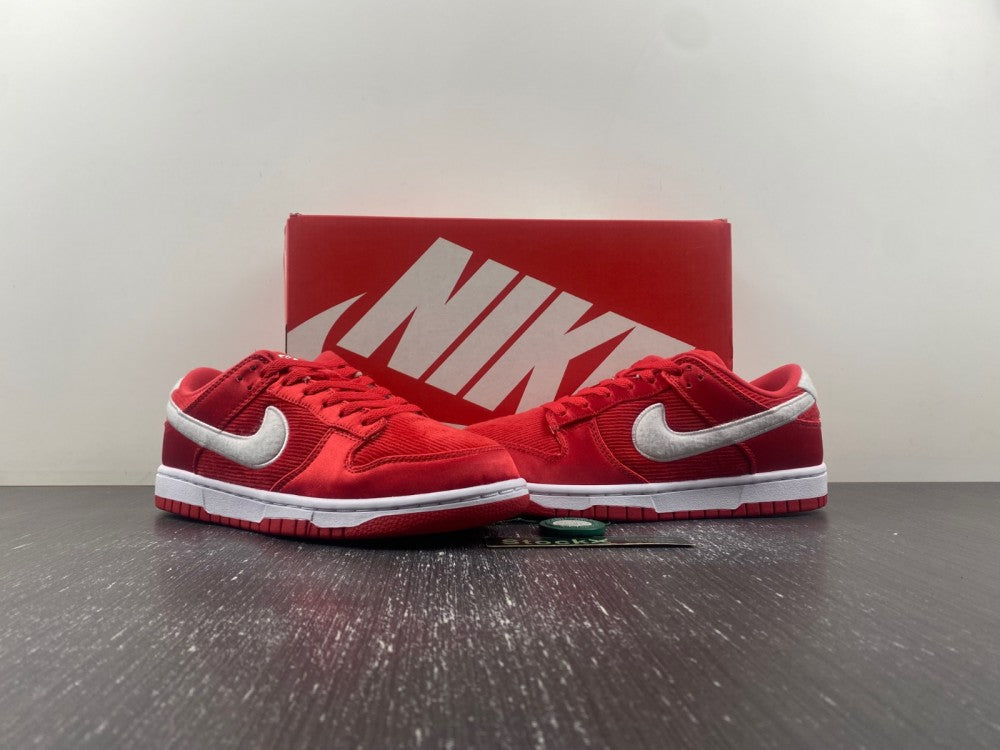 NIKE DUNK LOW ROUGE