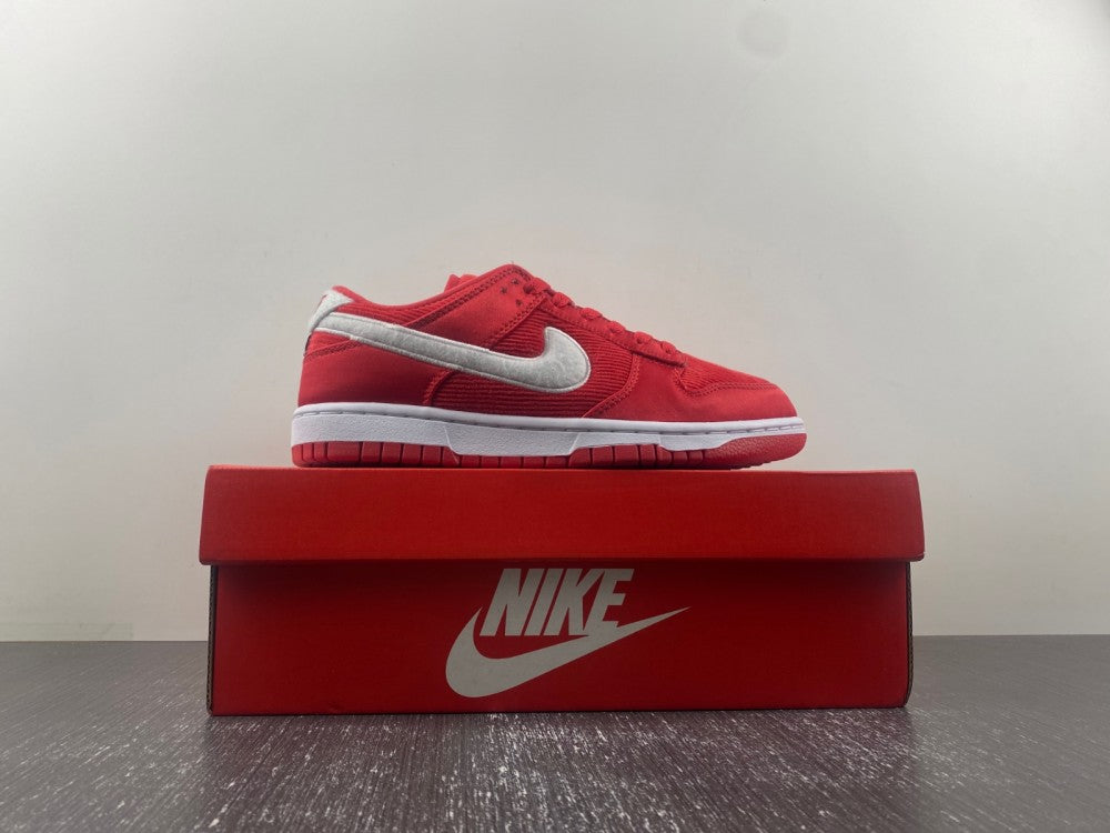NIKE DUNK LOW ROUGE