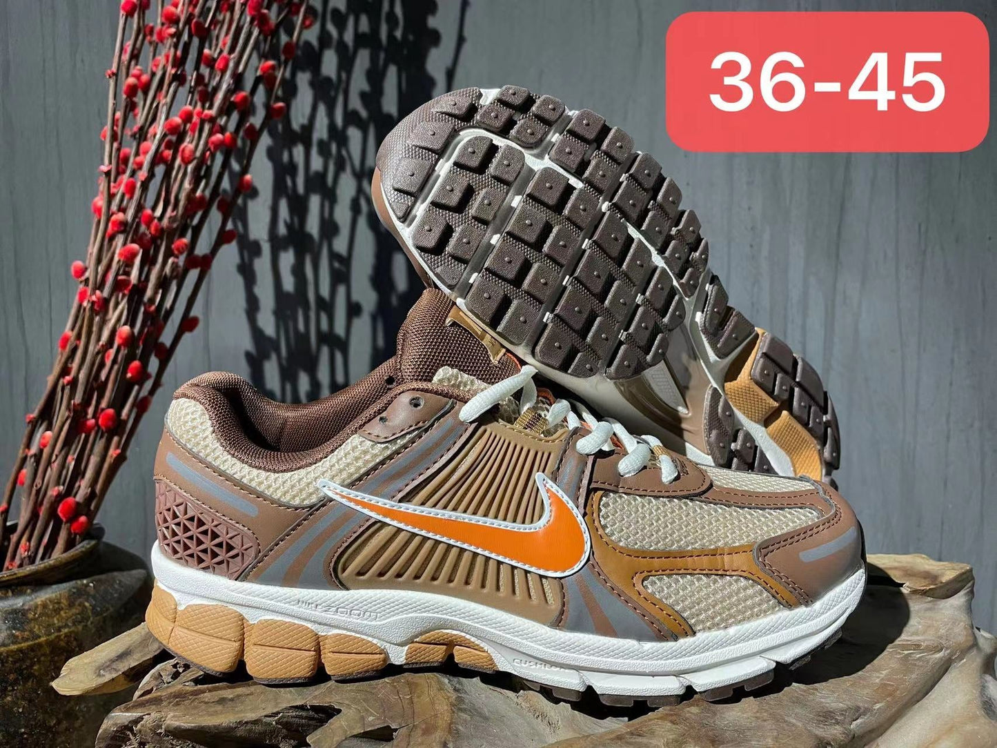 NIKE ZOOM VOMERO 5 MARRON ORANGE