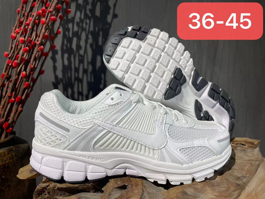 NIKE ZOOM VOMERO 5 BLANC WHITE & GRISE