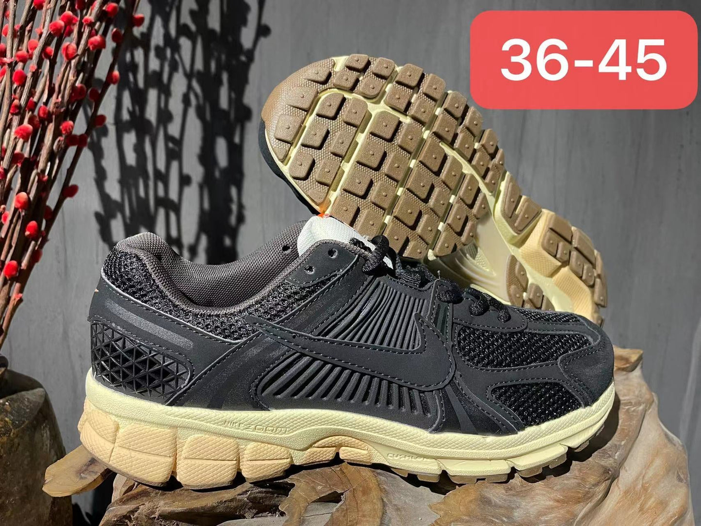 NIKE ZOOM VOMERO 5 NOIR BEIGE