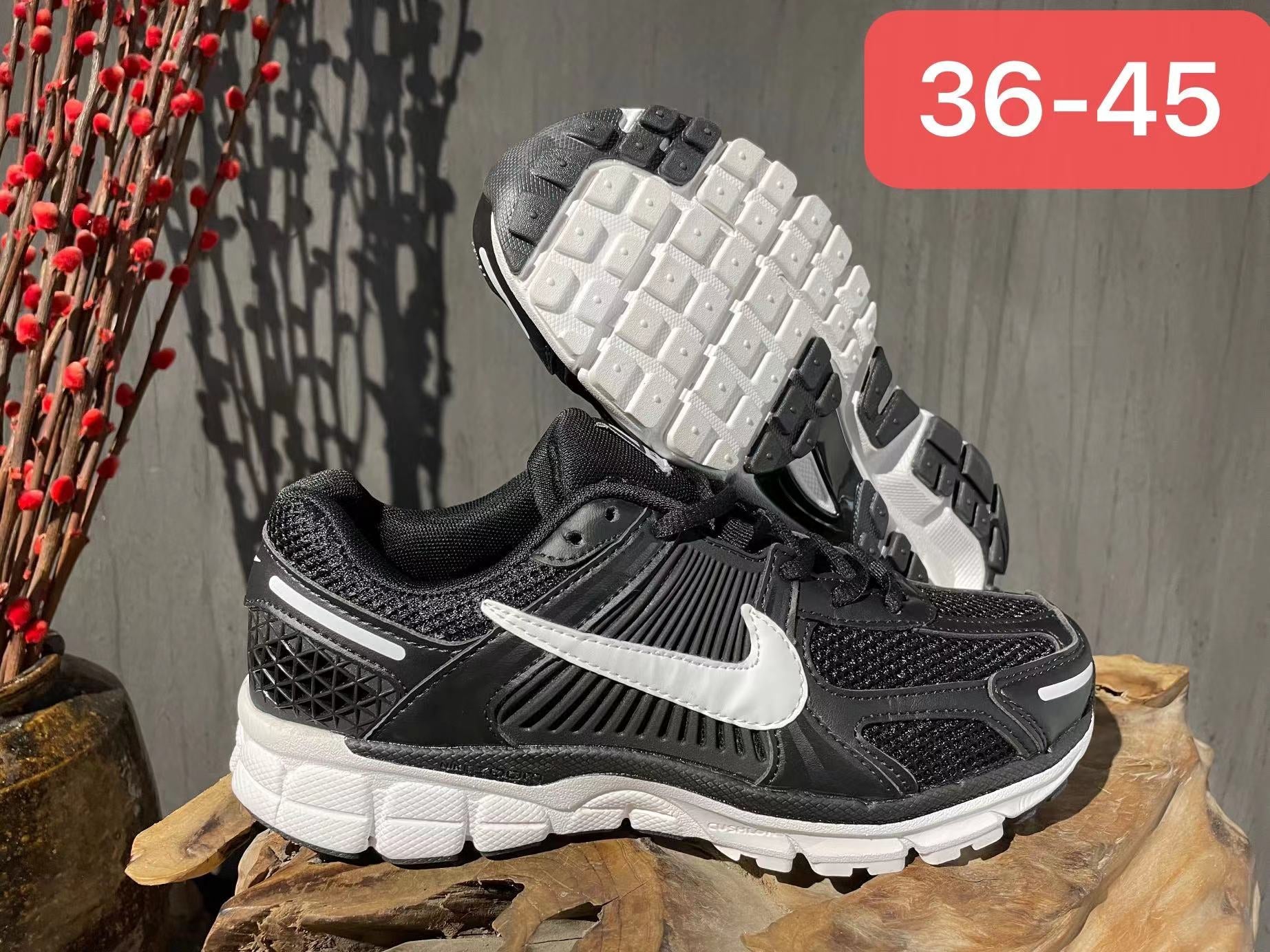 NIKE ZOOM VOMERO 5 NOIR