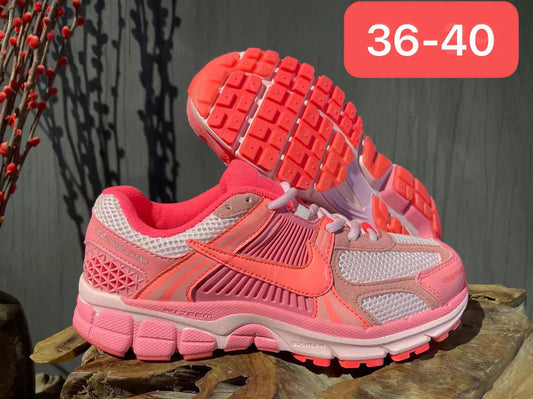 NIKE ZOOM VOMERO 5 ROSE PINK