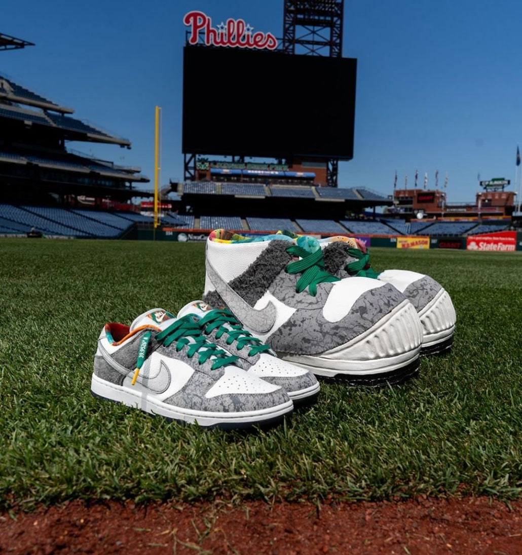NIKE DUNK LOW PHILLY