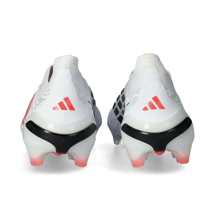 Predator Elite FG Laceless Chaos vs Control